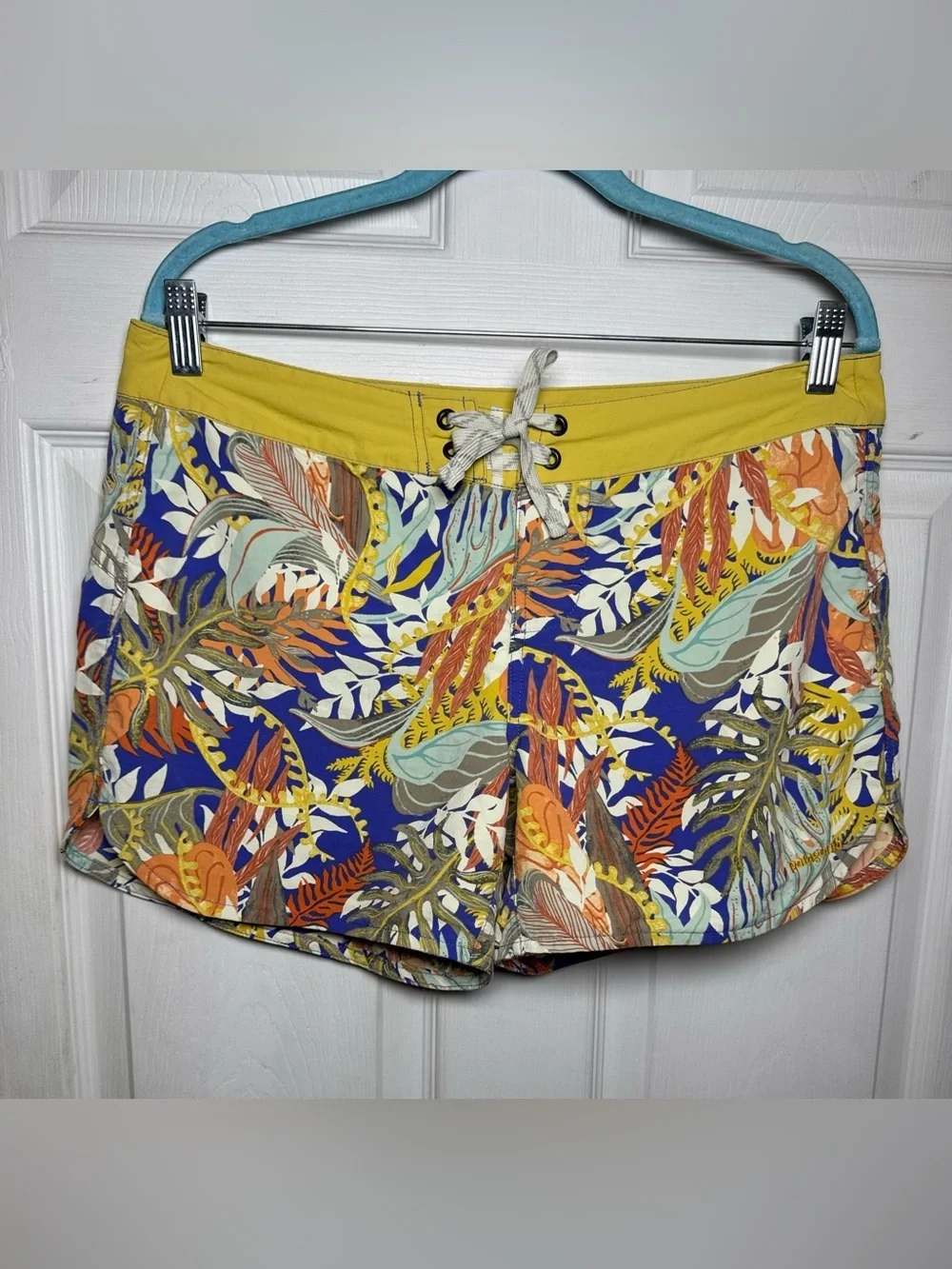 Patagonia Women's Wavefarer Boardshorts Jurassic Ferns Size 10 Coastal Tropical